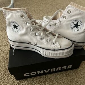 Converse platform sneaking